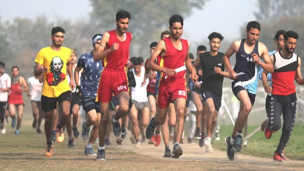 'सरकार 'अग्निपथ' के जरिए सेना को निजीकरण की ओर धकेल रही है...'