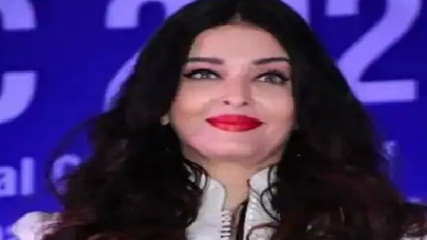 मेकअप पर उठे सवाल