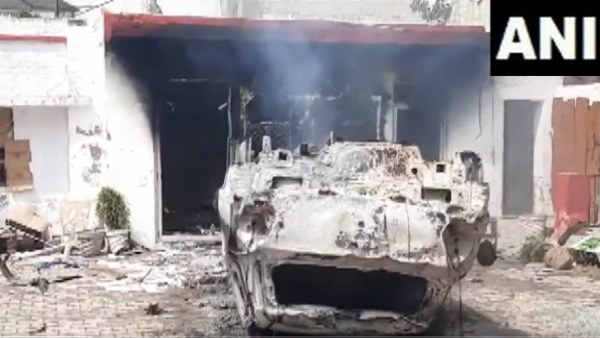 उग्र हुआ छात्रों का प्रदर्शन 