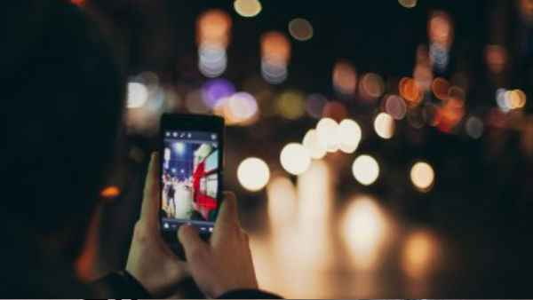 लोग बनाते रहे वीडियो