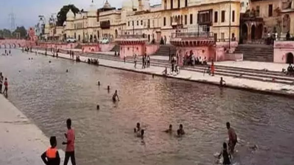 20 मिनट तक पति की पिटाई करते रहे लोग