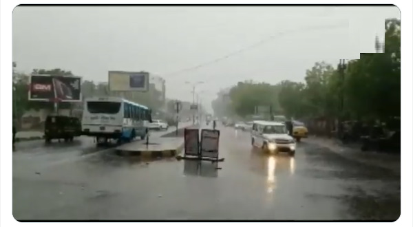  WATCH Video: heavy rainfall in Barmer Rajasthan; severe water logging is witnessed Today In summer 