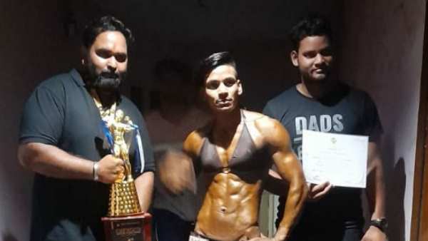 परिवार और समाज ने किया विरोध परिवार और समाज ने किया विरोध