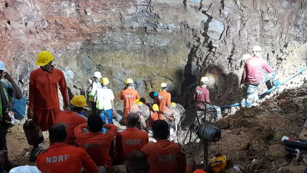 105 घंटे चला बचाव अभियान 