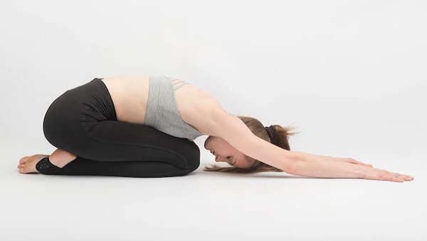 4.बालासन (Child's Pose)