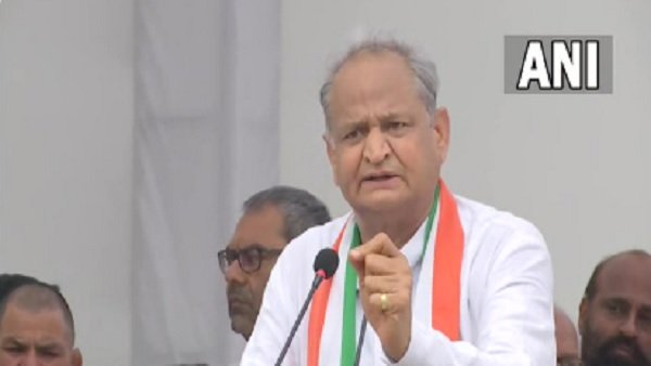 सरकार ने किया राजीव गांधी यूथ एक्सीलेंस सेंटर बनाने का फैसला सरकार ने किया राजीव गांधी यूथ एक्सीलेंस सेंटर बनाने का फैसला