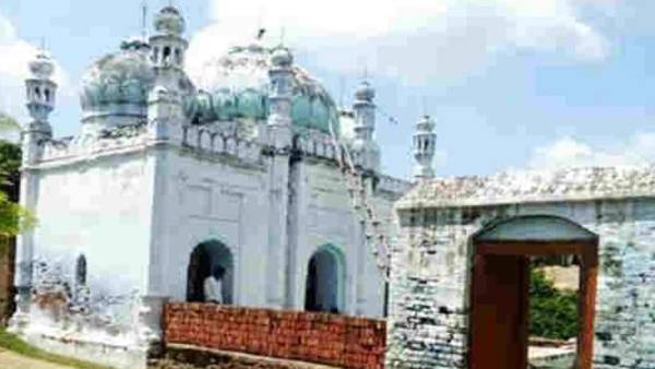 मुस्लिम नहीं तो फिर कौन देता है अज़ान ?