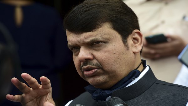 सोशल मीडिया पर तस्वीर ने लगाई आग
