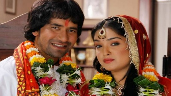 आम्रपाली दुबे के साथ जुड़ा नाम आम्रपाली दुबे के साथ जुड़ा नाम