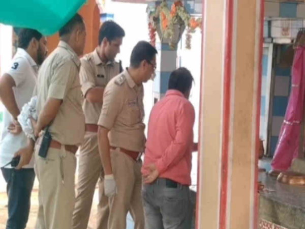 धरना देकर जताया विरोध 