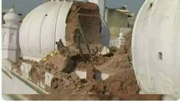 fact check viral image shows Delhi Jama Masjid’s dome which was damaged during fierce thunderstorm fact check viral image shows Delhi Jama Masjid’s dome which was damaged during fierce thunderstorm