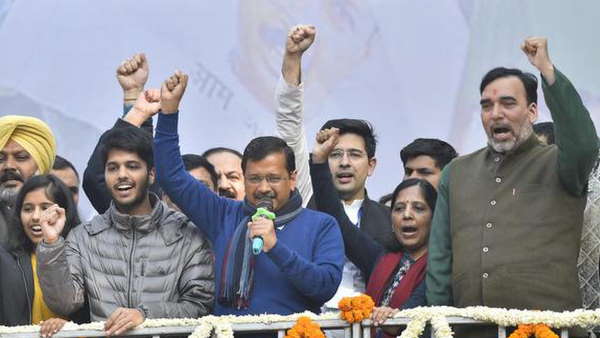 आप घेर सकती है कांग्रेस को 