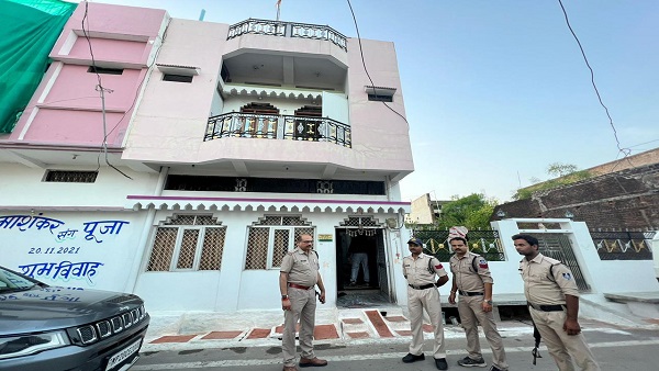 टीकमगढ सहकारी सम‍िति‍ प्रबंधक पर ईओडब्‍ल्‍यु का छापा 