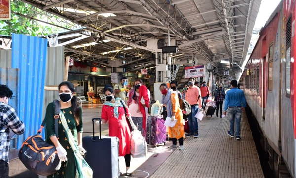 Indian railways and post office tickets facility for the passengers in Gurdaspur, know benefits