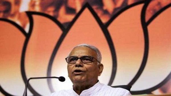 पटना में जन्मे और वहीं की पढ़ाई