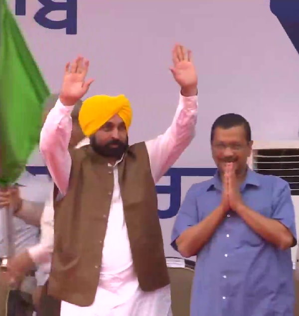 Arvind Kejriwal and CM Bhagwant Mann flag off Jalandhar-Delhi airport Volvo bus services