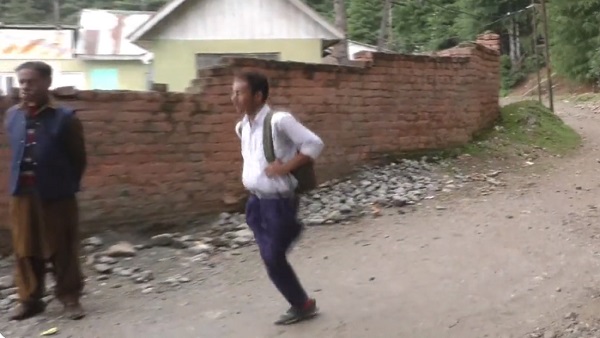 'जब मैं दोस्तों को ठीक से चलते देखता हूं तो दुख होता है...' 'जब मैं दोस्तों को ठीक से चलते देखता हूं तो दुख होता है...'