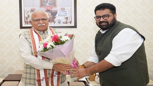 ऑक्सफोर्ड यूनिवर्सिटी से पढ़े हुए हैं कार्तिकेय शर्मा ऑक्सफोर्ड यूनिवर्सिटी से पढ़े हुए हैं कार्तिकेय शर्मा