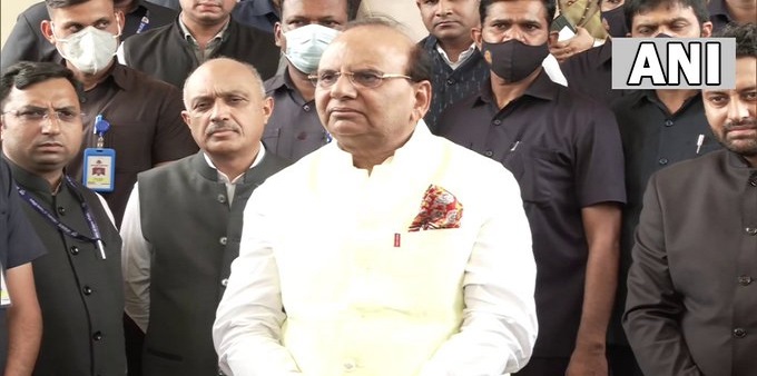 Durgesh Pathak delhi lg vk saxena