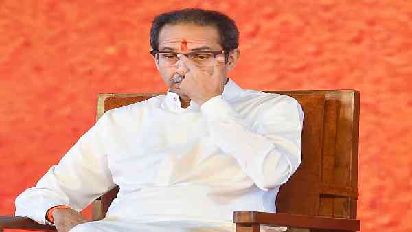 तो इस वजह से सामने नहीं आते हैं उद्धव ?