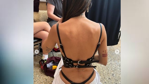 ओनलीफैंस से कर रहीं कमाई