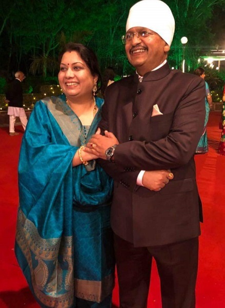 न‍िधी जैन के जेठ व जेठनी व‍िधायक शैलेंद्र जैन व अनु जैन