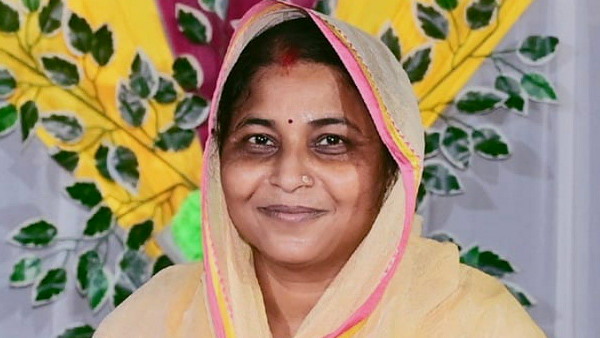 भाजपा की बाड़ाबंदी में थीं तब पुलिस ने किया तलब