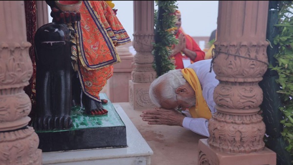 पहले 250 सीढ़ियां चढ़ने के बाद होता था माता का दर्शन 