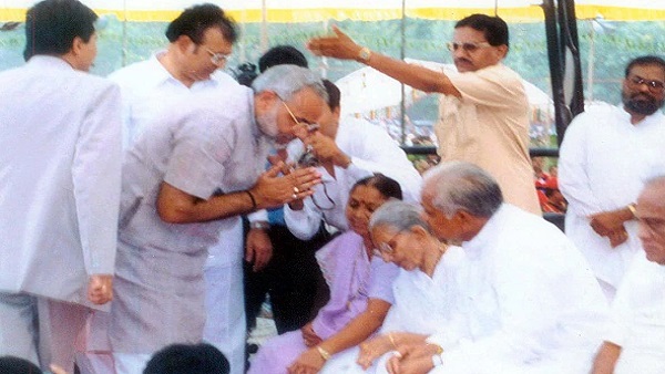 'मैं घर के कपड़े लेकर तालाब में धोने जाता था...' 