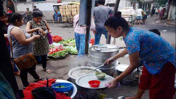 मोमोज खाने से 50 साल के व्यक्ति की मौत-रिपोर्ट