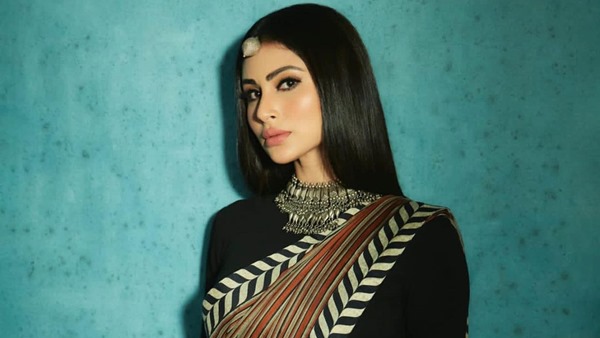 लुक के कारण ट्रोल हुईं मौनी रॉय