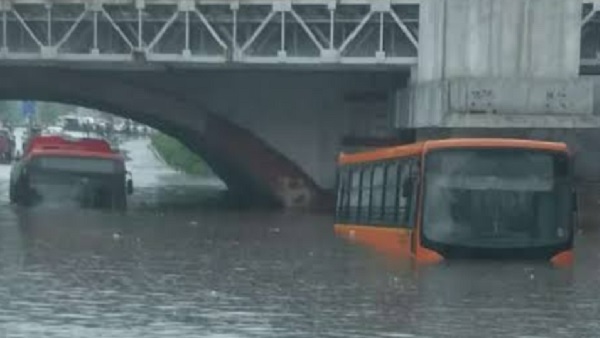  ठाणे, रत्नागिरी, नागपुर में भी हो रही है बारिश 