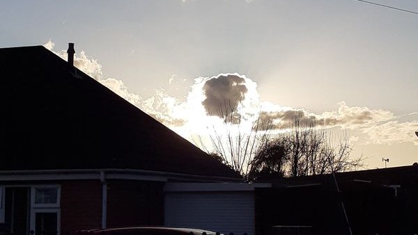 बादलों में दिखीं नानी!