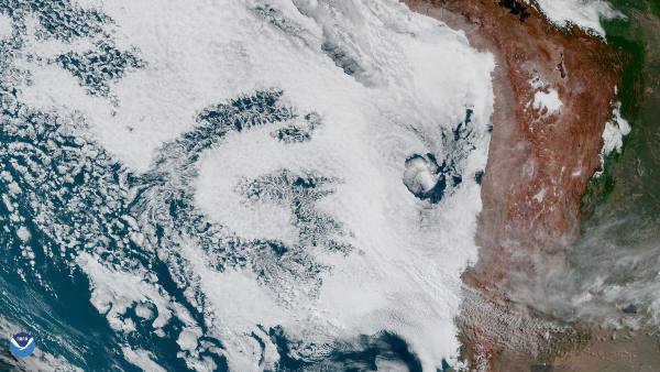 जब बादलों में दिखा G