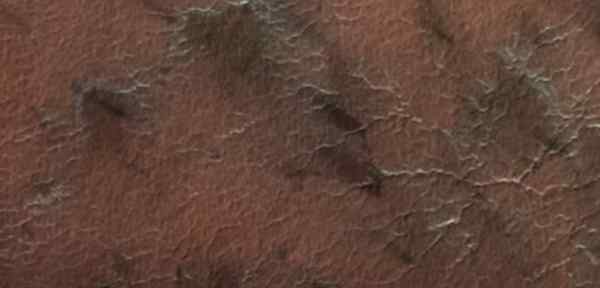 मंगल पर वसंत का संकेत हैं पॉलिगन शेप