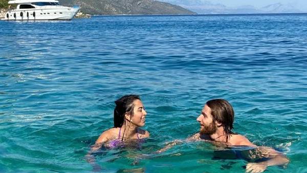 फैंस को पसंद आई आलिया शेन की कैमिस्ट्री फैंस को पसंद आई आलिया शेन की कैमिस्ट्री