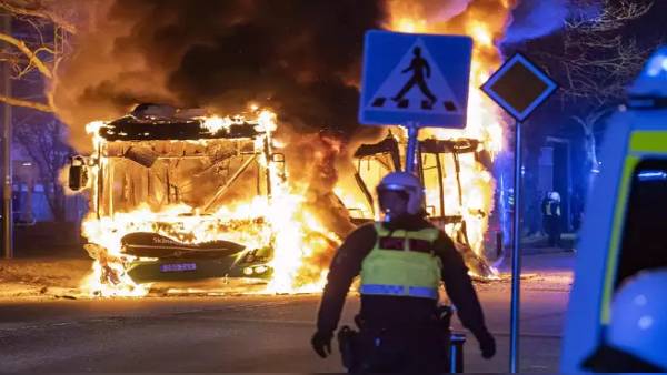 स्वीडन ने हिंसक प्रदर्शन पर कैसे पाया था काबू स्वीडन ने हिंसक प्रदर्शन पर कैसे पाया था काबू