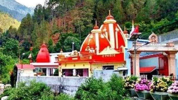 कैंची धाम कहां स्थित हैं