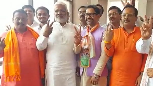 BJP bypoll candidate from Azamgarh Dinesh Lal Yadav Nirahua file nomination BJP bypoll candidate from Azamgarh Dinesh Lal Yadav Nirahua file nomination