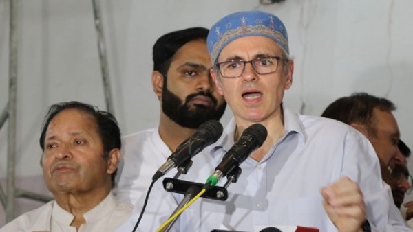  उमर अब्दुल्ला ने बोला हमला 