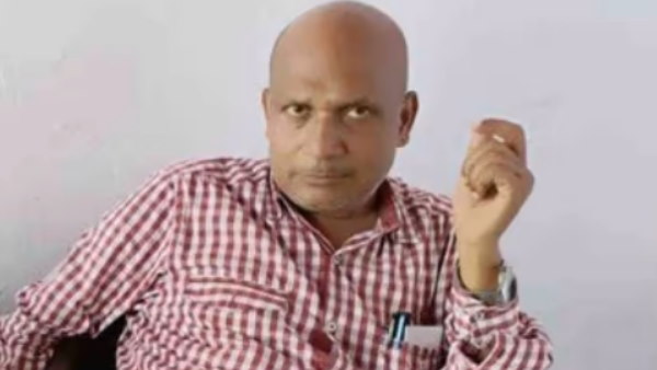 अधिकारी ने कहा- फोटो हट गई है तो फिर लग जाएगी...