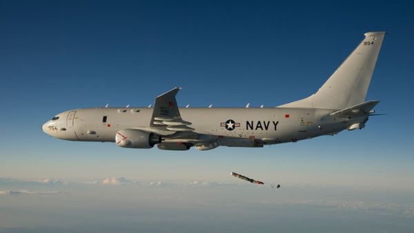 चीनी विमान ने छोड़ा मलबा