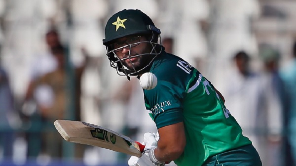 कुछ पर्सनल चैट सोशल मीडिया पर लीक हो गए 