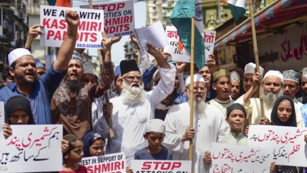 'कश्मीरी पंडित घाटी छोड़ने पर मजबूर...'