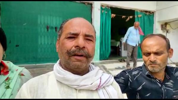  यात्रा में जयकारे लगा रहे थे यात्री 