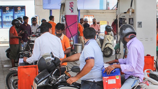 घर बैठे ऐसे चेक करें तेल के दाम