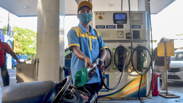घर बैठे ऐसे चेक करें तेल के दाम