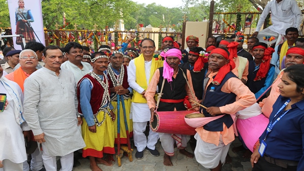 आदिवासियों को मिलेगा ईमारती लकड़ी का 20% मुनाफा 