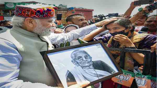 पीएम मोदी के याद करने से गदगद है शर्मा परिवार