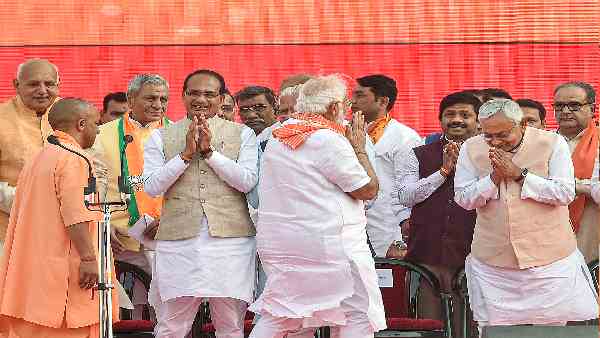 विपक्ष का पलड़ा पड़ सकता है हल्का विपक्ष का पलड़ा पड़ सकता है हल्का